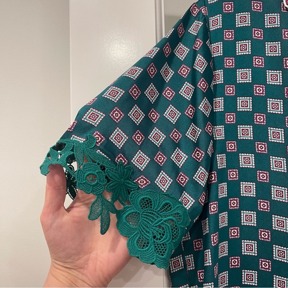 Sandro green tile-print satin-twill shirt with sleeve detail - Picture 4 of 7